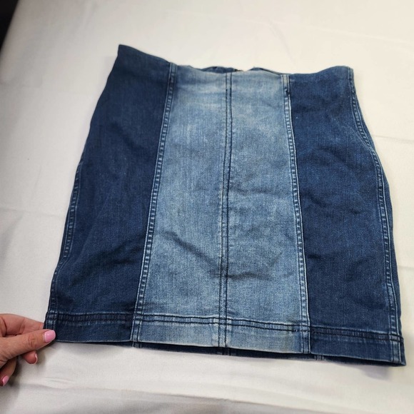 Free People Size 10 Womens Stretch Denim Femme Color Block Mini Skirt Dark Blue - Picture 2 of 8